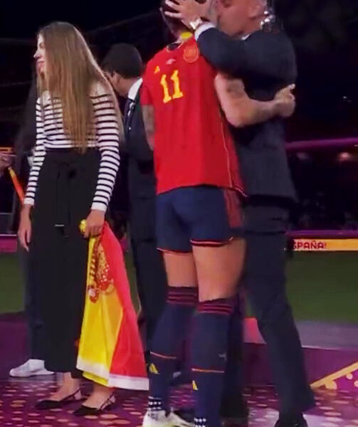 Spanish football president under fire for kissing women’s team player after World cup win