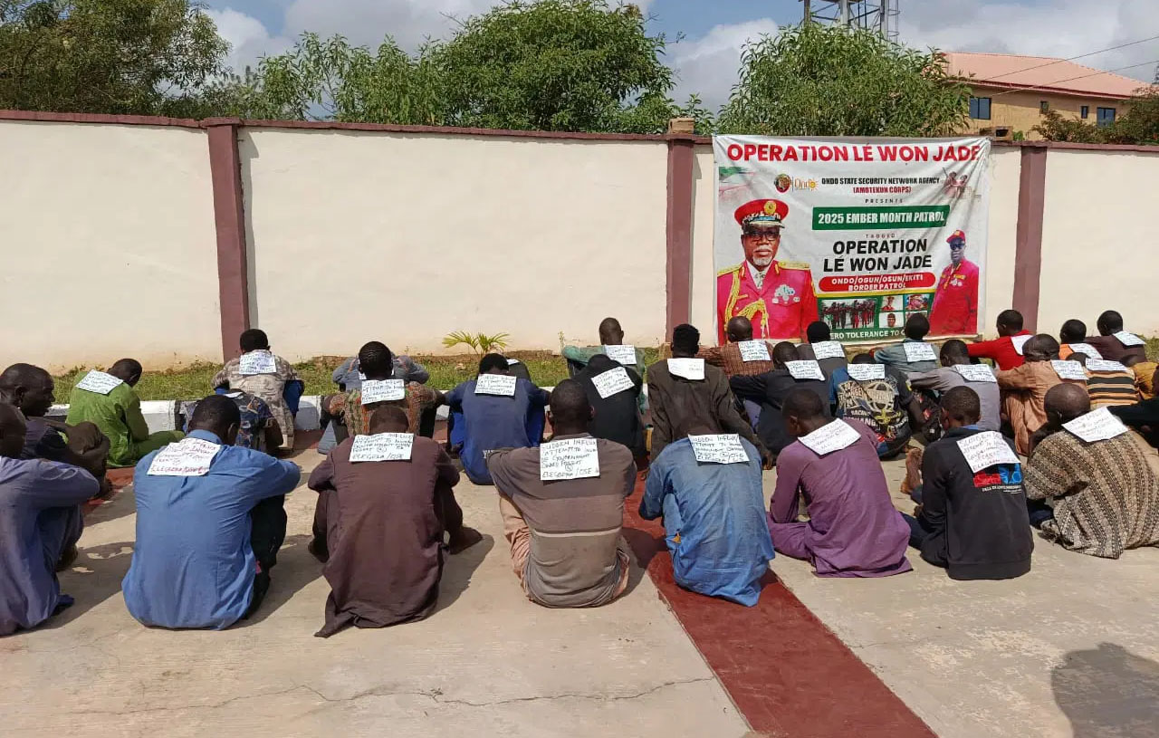 Paraded 100 suspected criminals