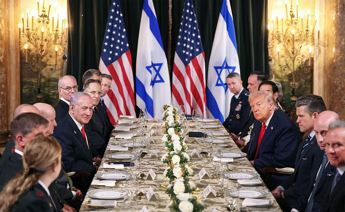 US President Donald Trump (center R) meets with Israeli Prime Minister Benjamin Netanyahu (center L) during a bilateral meeting at Trump’s Mar-a-Lago residence in Palm Beach, Florida, on December 29, 2025. (FILE/AFP)