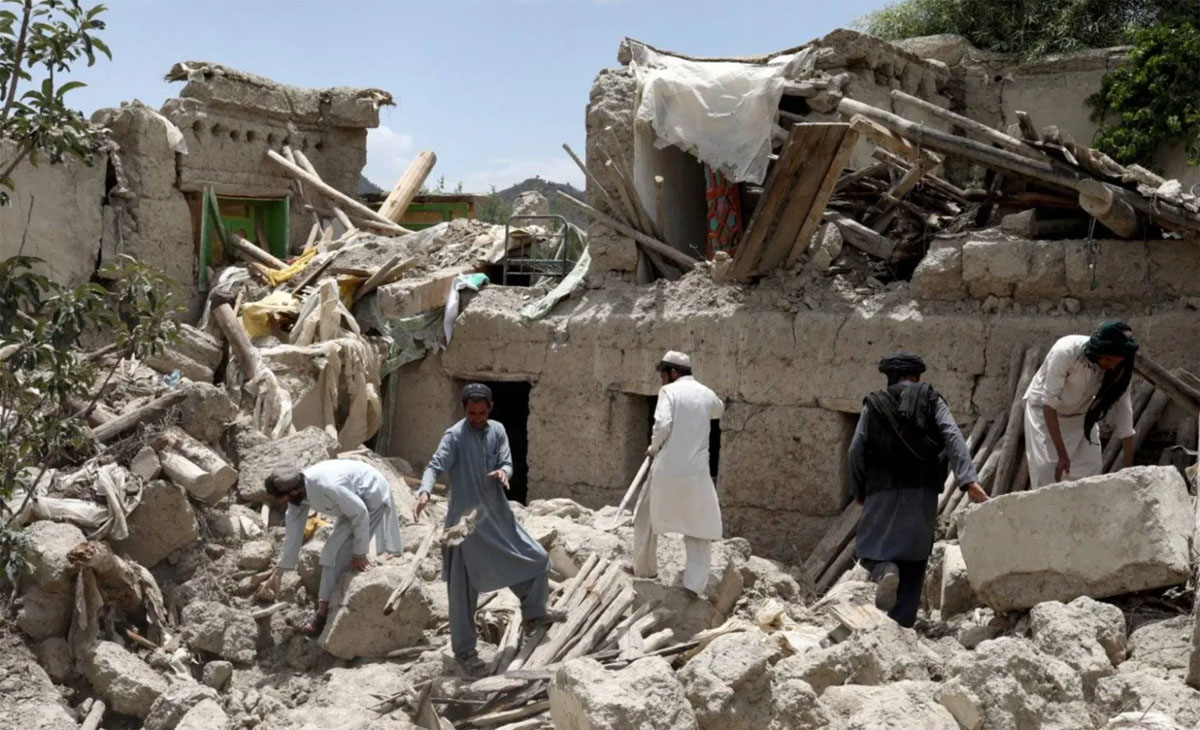 Earthquake in Afghanistan Kills 8 Members of Same Family
