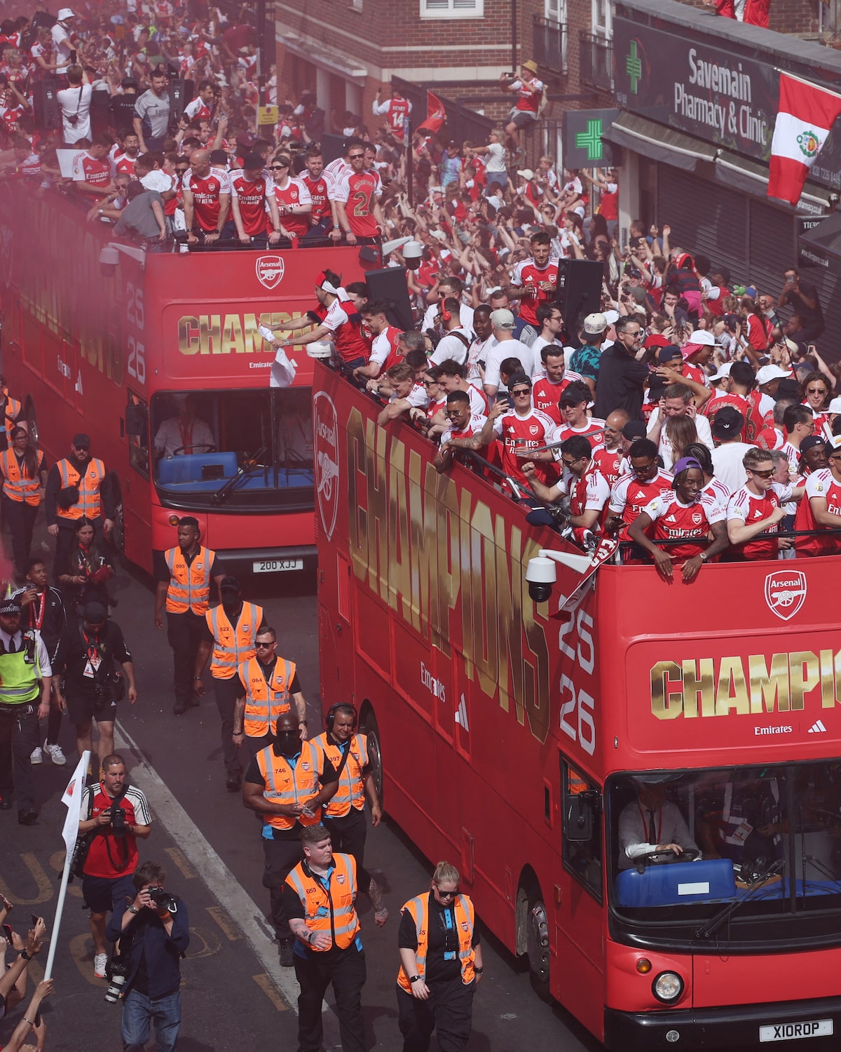 Arsenal Paint London Red as Thousands Celebrate Historic Premier League Triumph