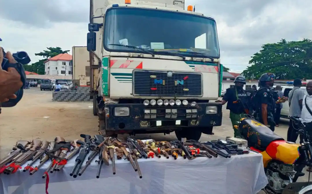 Police Bust Syndicate Moving Military Camouflage, Hard Drugs Out of Lagos – 4 Arrested
