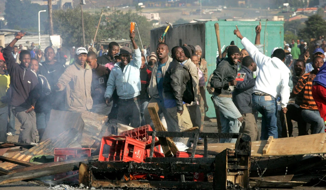 Hundreds Flee as Xenophobic Attacks on Foreigners Escalate in South Africa