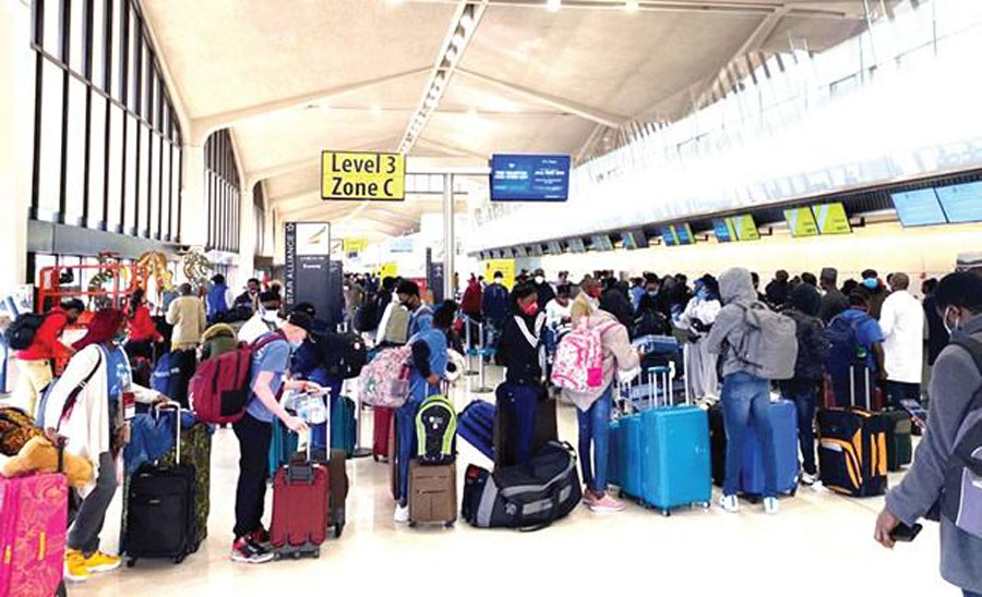 US Publishes Photos of 110 Nigerians Facing Deportation