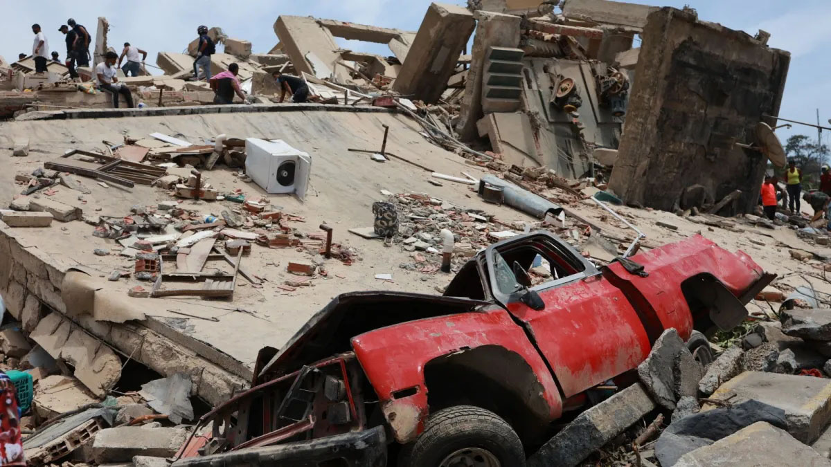 Venezuela earthquakes: Death toll hits 235 as rescuers race to save survivors from rubble