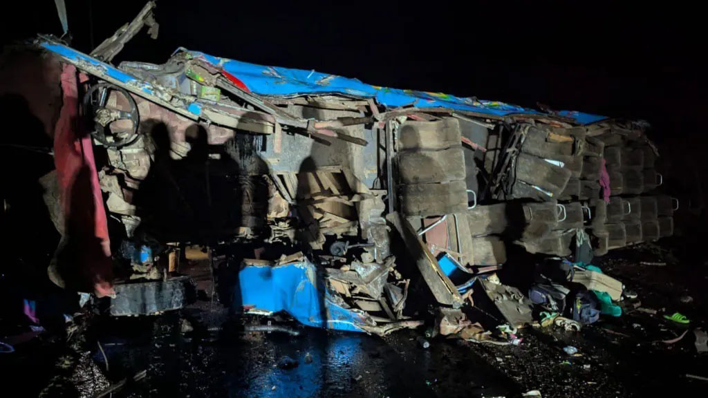 21 dead as Uganda school bus carrying pupils from study trip crashes
