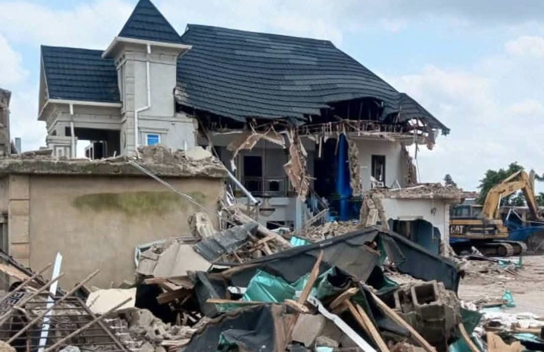 Ibadan Council Boss Demolishes Criminal Hideout in Apata