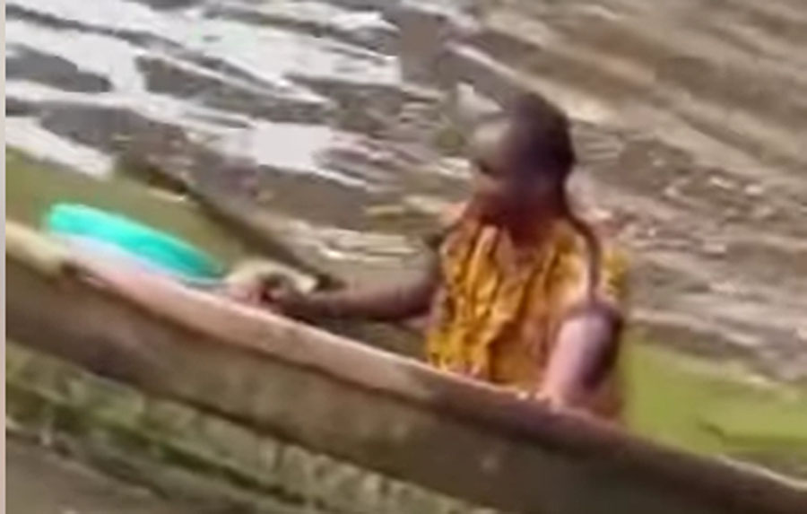 Boat Operators Rescue Woman Who Jumped Into Lagos Lagoon From Carter Bridge