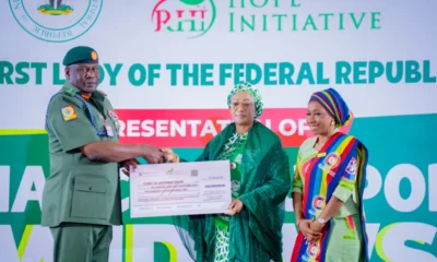 First Lady Oluremi Tinubu gives N819m to 1,638 widows of fallen heroes