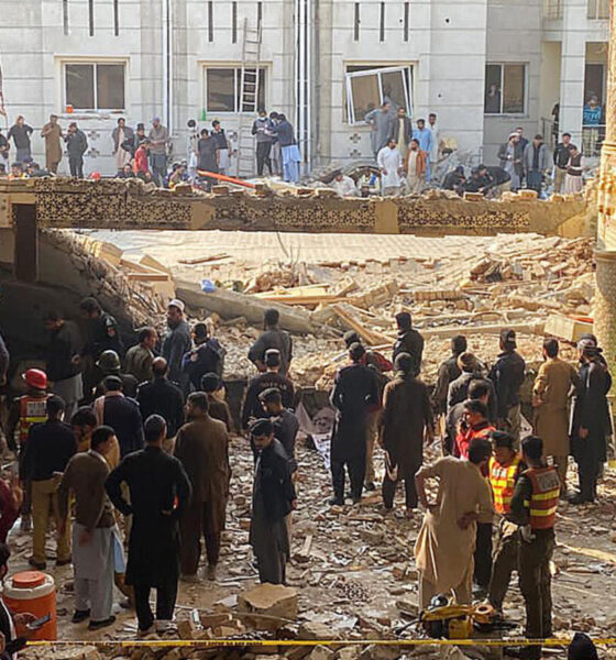 Bloodbath at Pakistan Mosque as Suicide Blast Kills 21, Injures 103