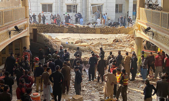 Bloodbath at Pakistan Mosque as Suicide Blast Kills 21, Injures 103