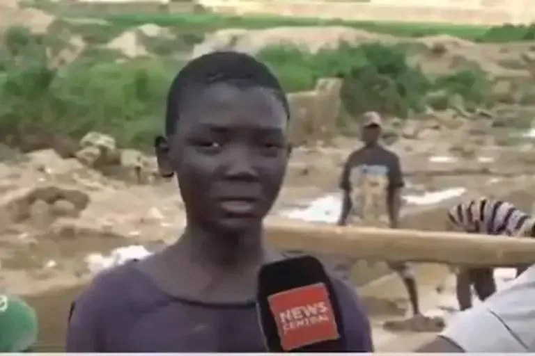 Atiku Offers Scholarship to Viral Niger Teen Miner After 37 Miners’ Deaths