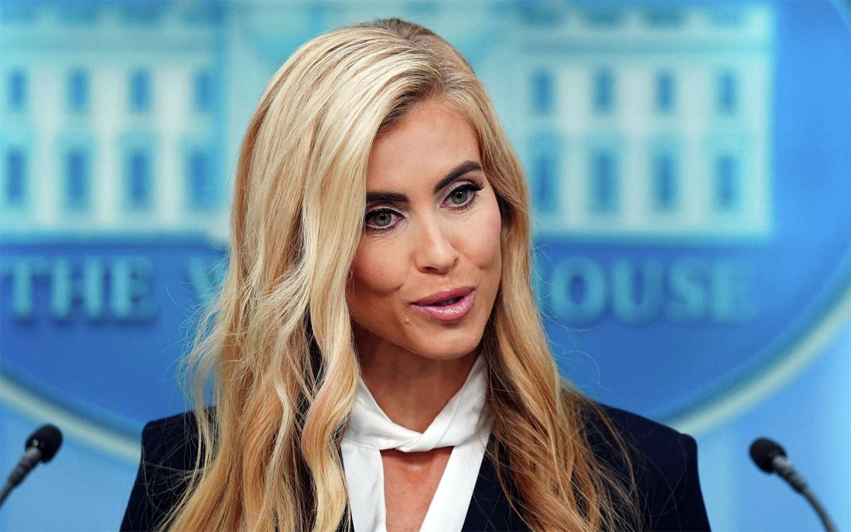 Trump’s White House Press Secretary Quits After Just Five Days as Credentials Storm Erupts